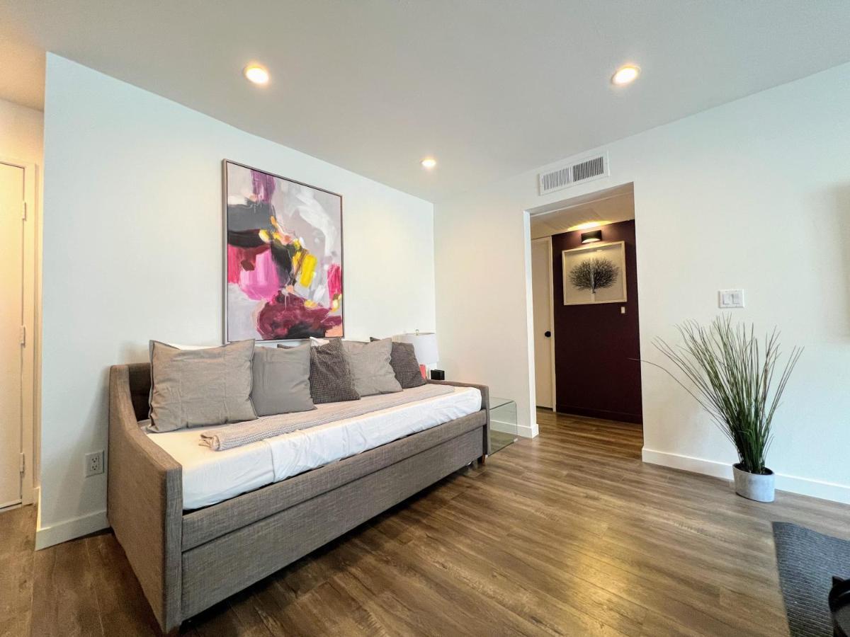 Вилла Hollywood Purple Habitat Лос-Анджелес Экстерьер фото
